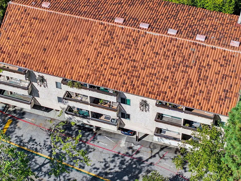 2700 Cahuenga Blvd #1203 — Photo 3