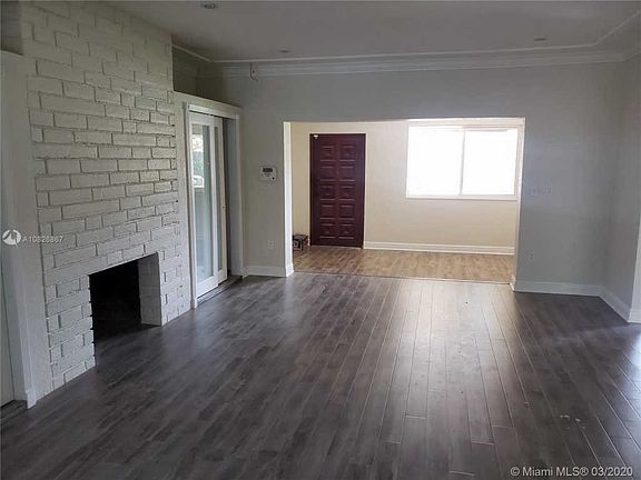 5th image of 572 South Dr