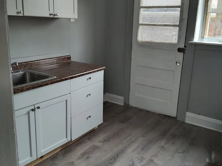 2535 W 63rd St — Photo 24