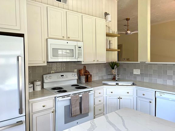 4th image of 8702 Lazy Brook Ln