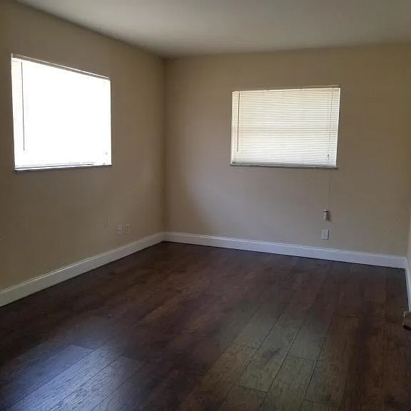 190 NE 40th St #196 — Photo 3
