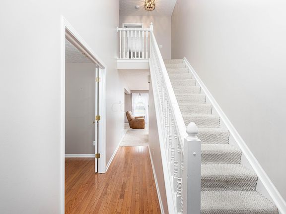 2nd image of 5642 Tarben Woods Ct