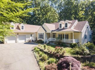 84 Hearthstone Dr, Cheshire, CT 06410