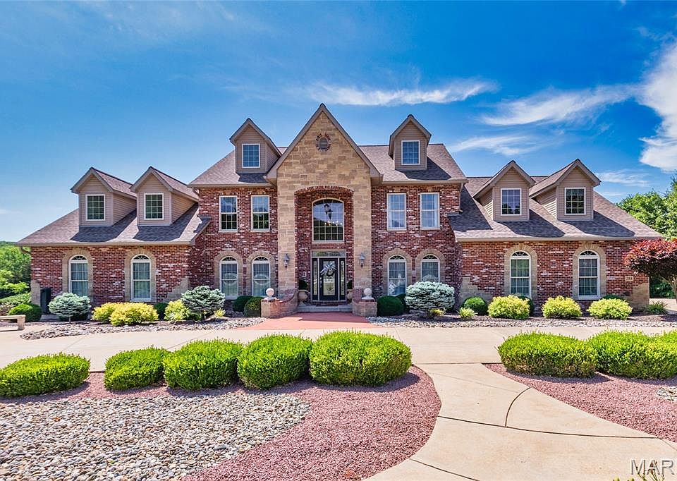 1st image of 284 Clermont Dr