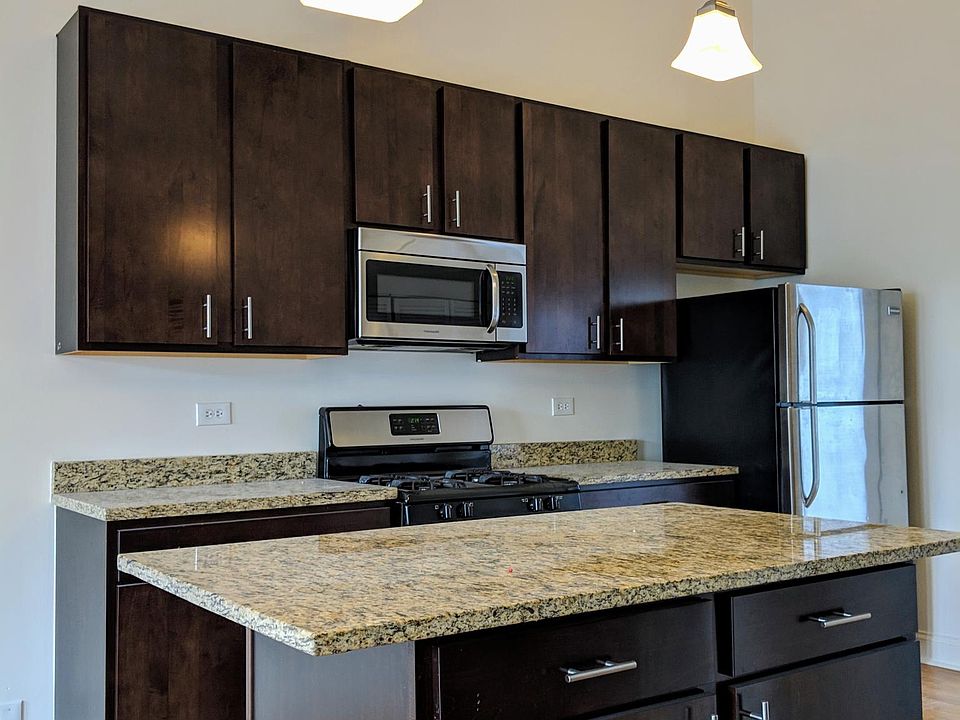 1st image of 1520 N Artesian Ave APT 2R