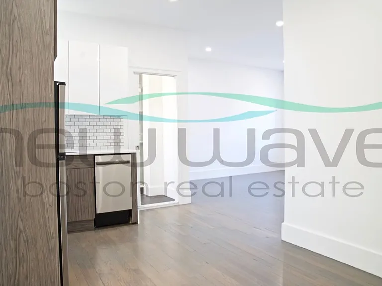 11 Queensberry St #16 — Photo 6