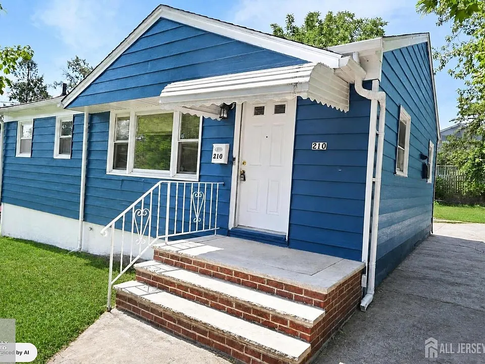 210 S 9th Ave