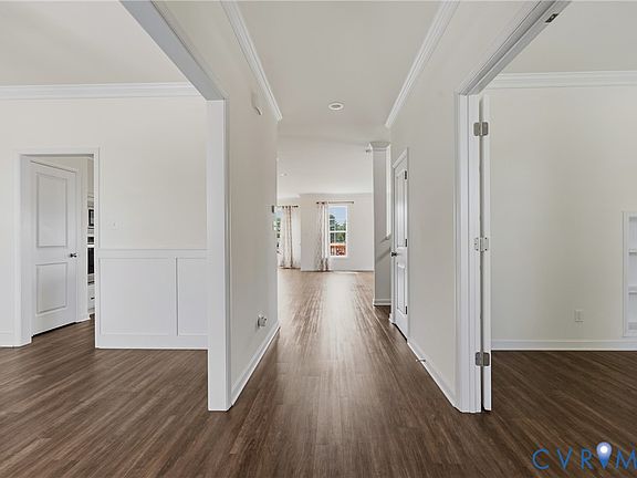 3rd image of 7813 Millikin Ln