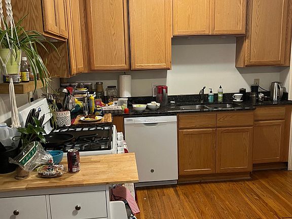 5th image of 1932 Emerson Ave S APT 2