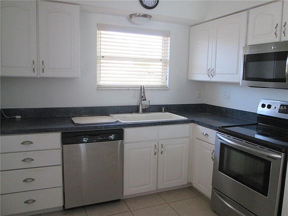 5th image of 955 Cherry Hills Dr