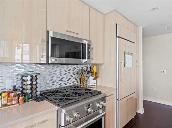 1200 Avenue At Port Imperial image 4 of 41