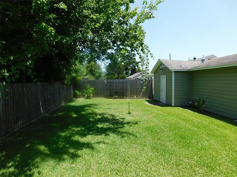 124 N Estelle St — Photo 15