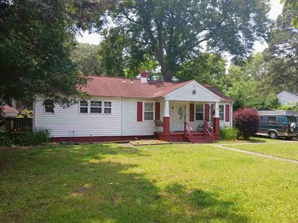 704 Paul St, Newport News, VA 23605