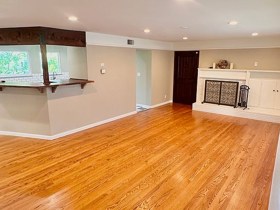 5th image of 991 Piedmont Dr