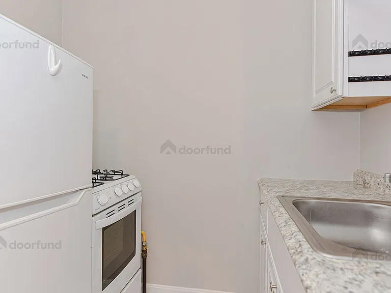 28 Prescott St #6 — Photo 6