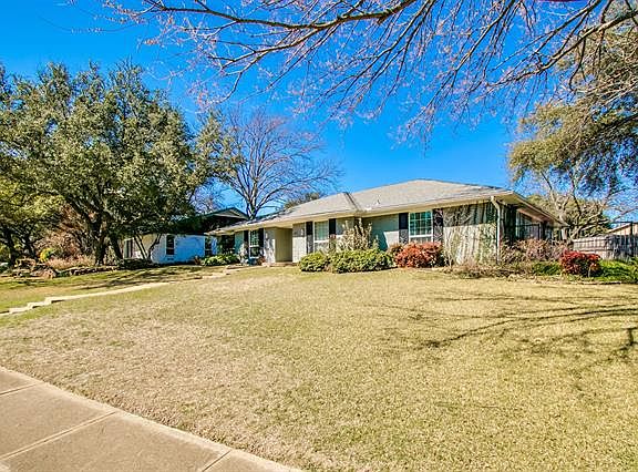 3rd image of 2105 W Prairie Creek Dr