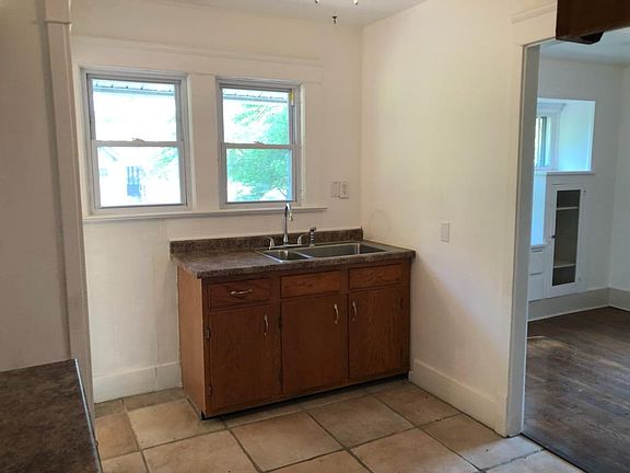 2nd image of 511 Bonnie Brae Ave SE