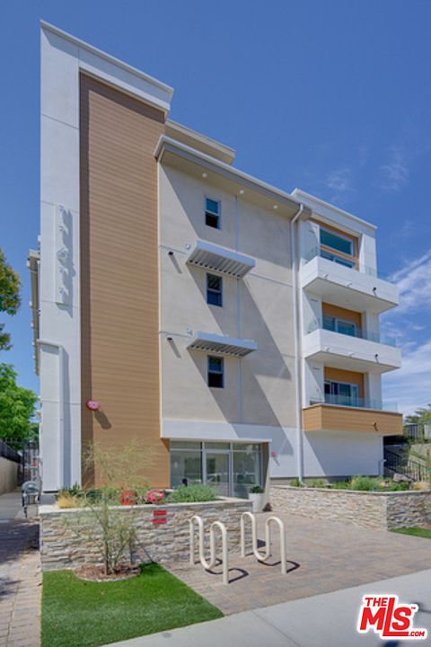 1st image of 11611 Moorpark St