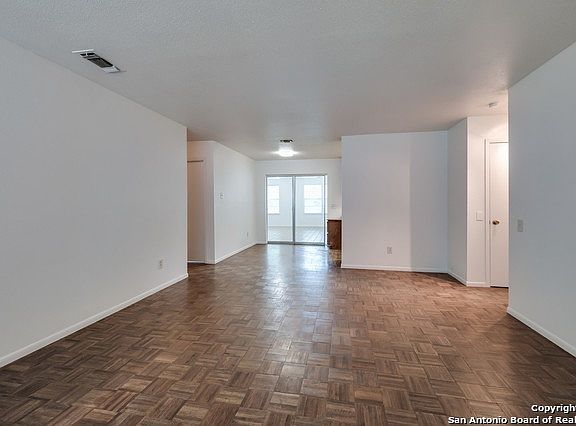 5th image of 4450 Sun Gate St