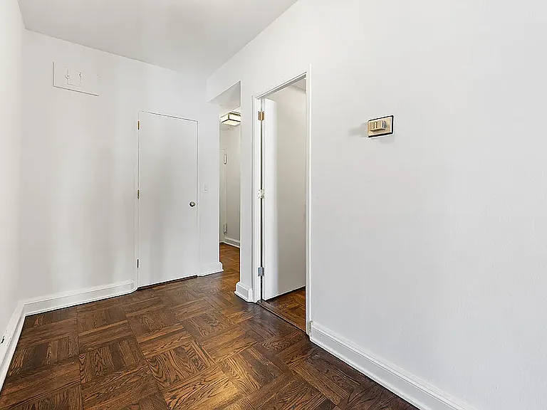 300 E 57th St #9G — Photo 5