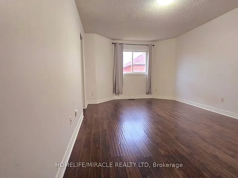 34 Ridgemore Cres — Photo 15