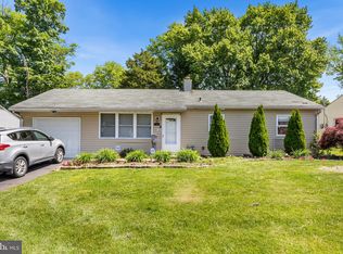 215 Wyandotte Rd, Fairless Hills, PA 19030