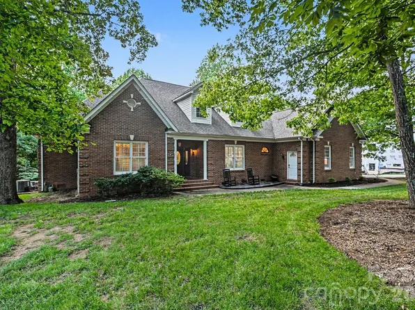 4016 Ancestry Cir, Matthews, NC 28104