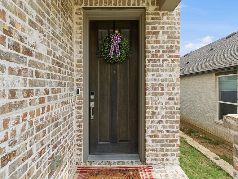 2225 Elm Pl — Photo 25