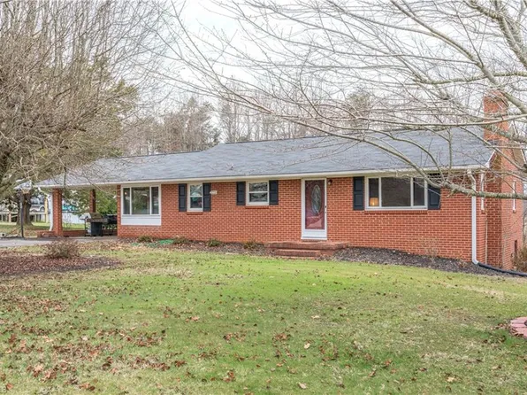 1148 Surry Line Rd, Pinnacle, NC 27043