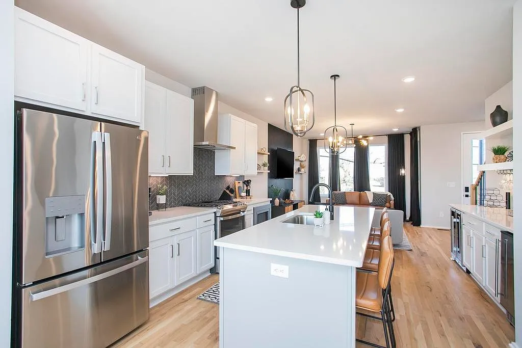 4 bed, 4.5 bath, 2597 sqft, $3,900 — Photo 4