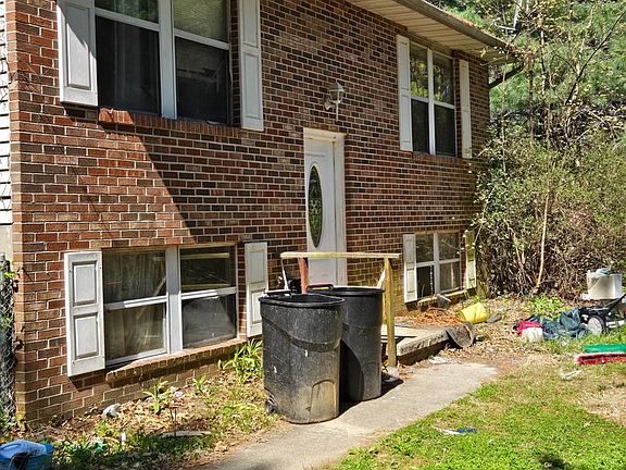 2nd image of 2480 Lewis Ln
