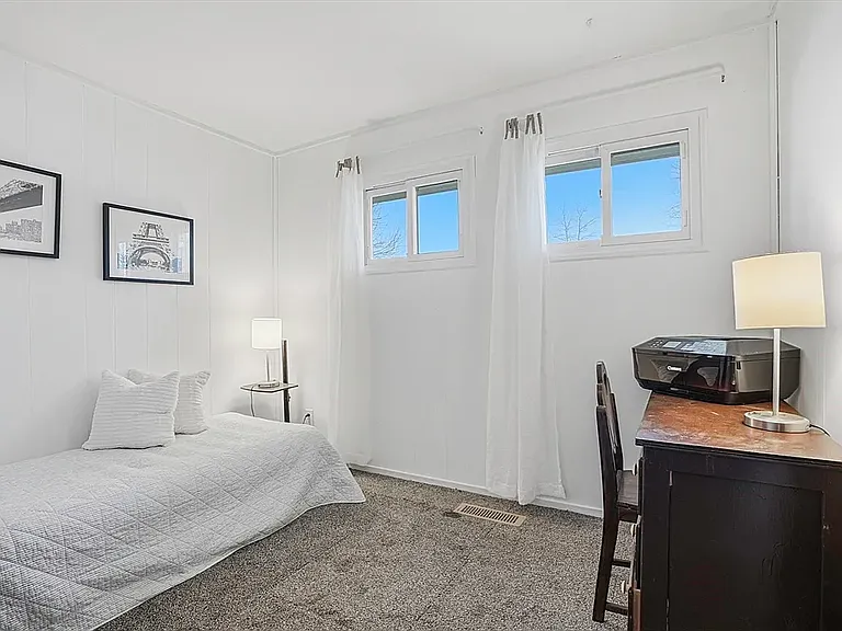 25 Lyman St — Photo 2