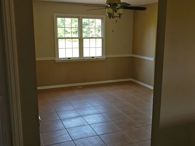 7608 Kyles Station Rd — Photo 18