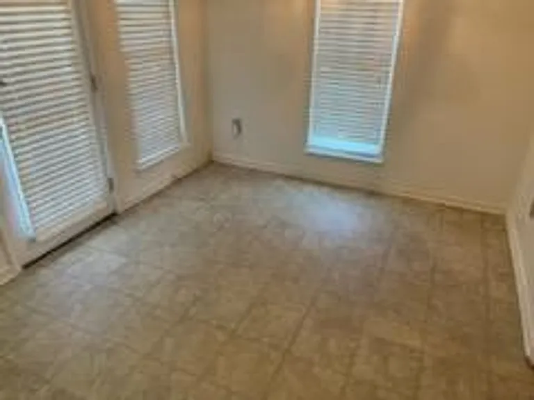 1624 Central Trails Dr — Photo 4