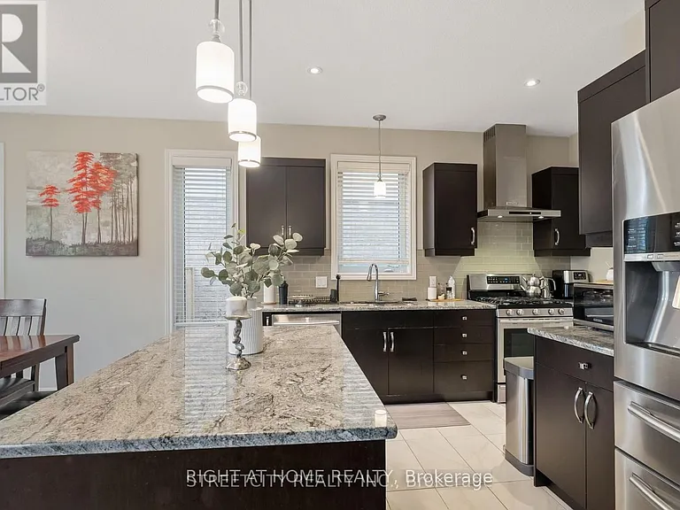 402 Tansbury St N — Photo 13