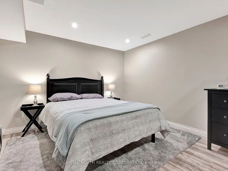 2092 Marine Dr — Photo 22