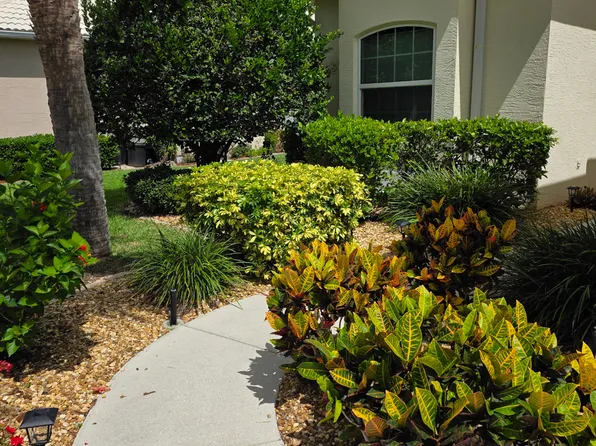 736 Grassy Oaks Dr, Venice, FL 34293