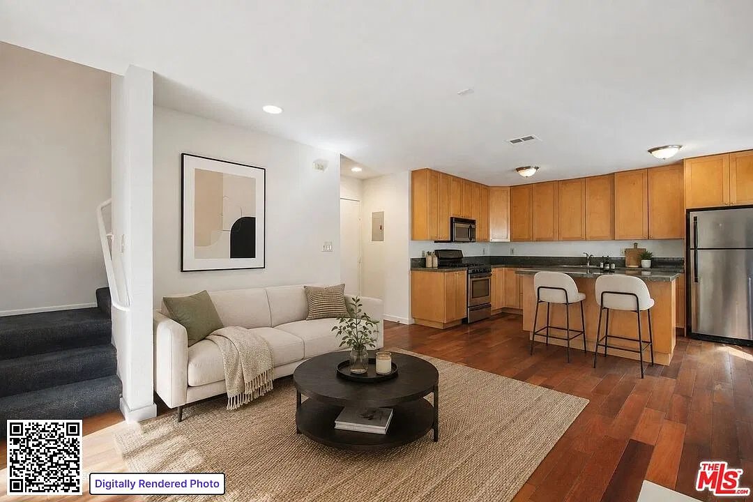 937 Wilcox Ave — Photo 1