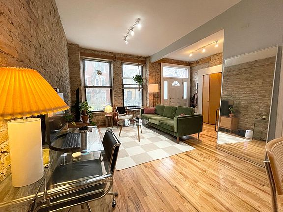5th image of 1927 N Wolcott Ave APT 1F