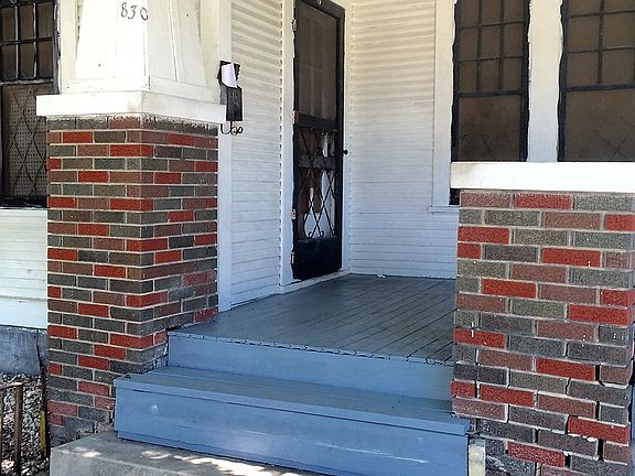 3rd image of 830 E Erie Ave