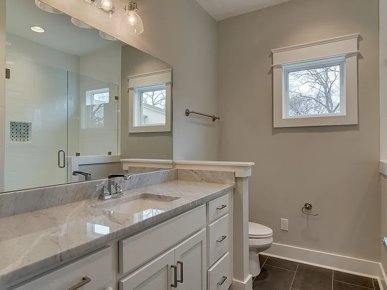 942B Strouse Ave #B — Photo 19