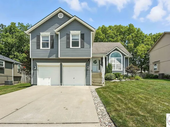 2714 NW 1st St, Blue Springs, MO 64014