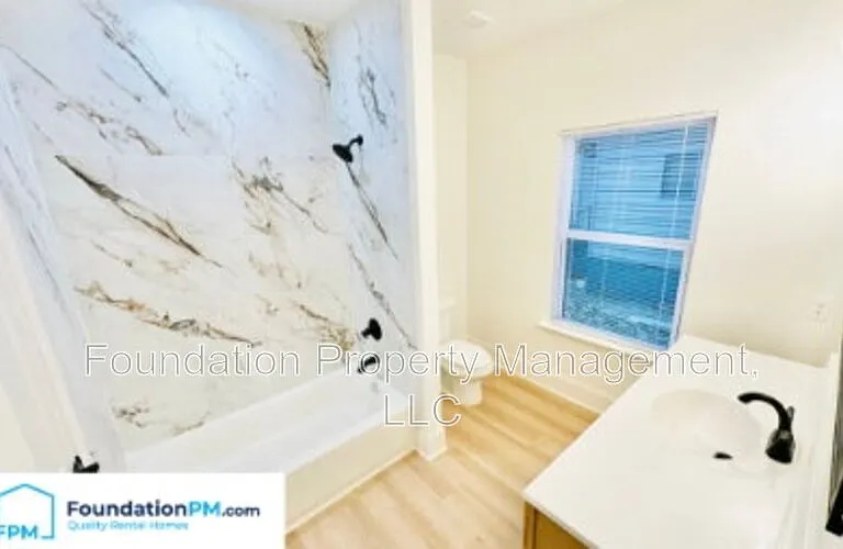 910 Dickinson St — Photo 14