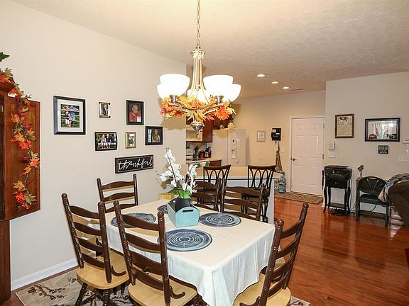5th image of 1325 Meadow Vista Dr
