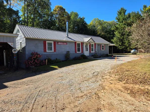 17093 2nd St, Wellston, MI 49689