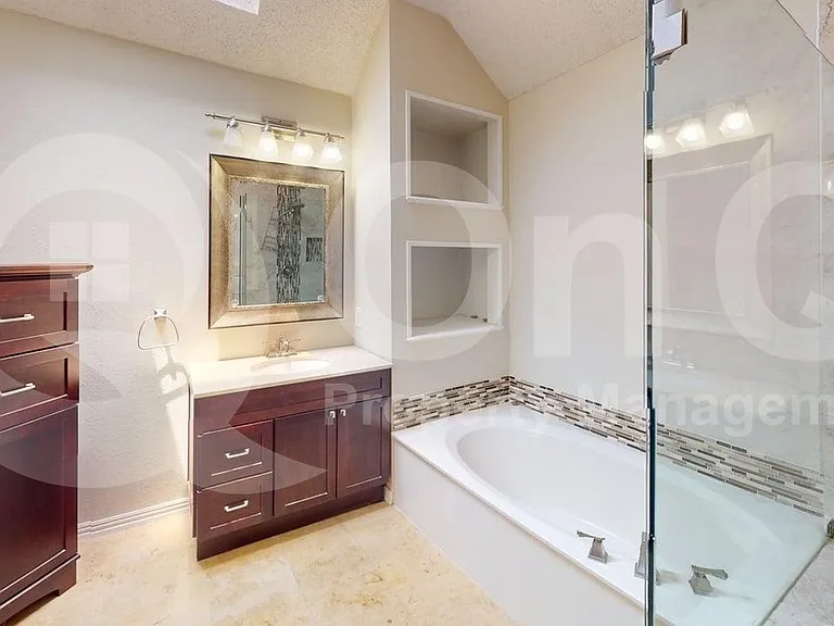 2209 Meadowstone Dr — Photo 21