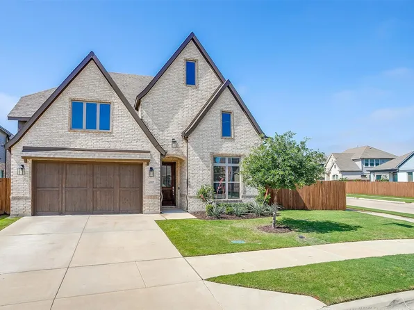 2669 Stadium View Dr, Fort Worth, TX 76118