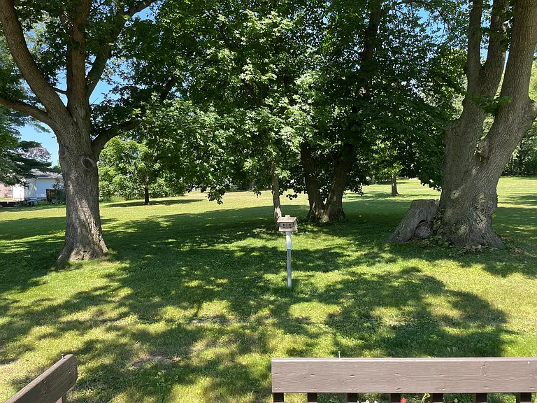387 Golf Dr — Photo 3