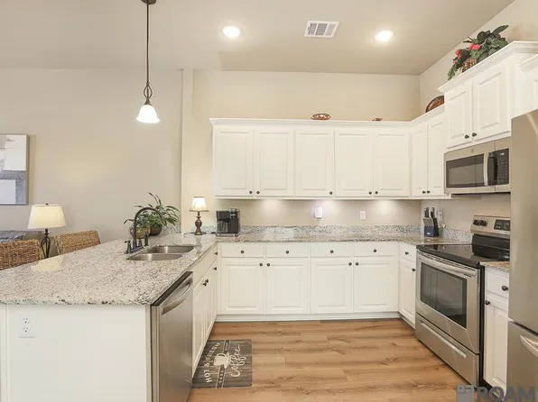 17450 Berkshire Dr, Prairieville, LA 70769