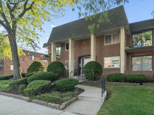 10406 S Pulaski Rd #201, Oak Lawn, IL 60453
